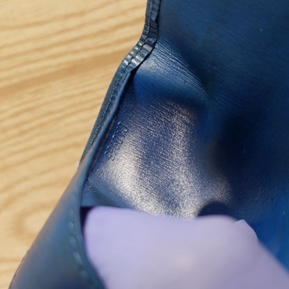 Vintage Authentic Louis Vuitton Blue Epi Leather 4 Ring Key Holder Case 4 x 2-in - Picture 11 of 11